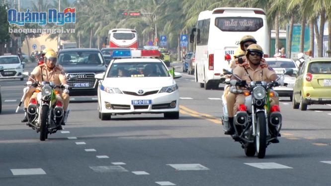 Lực lượng CSGT Công an Quảng Ngãi tham gia đảm bảo an toàn giao thông cho Tuần lễ cấp cao APEC 2017 tại TP. Ðà Nẵng.