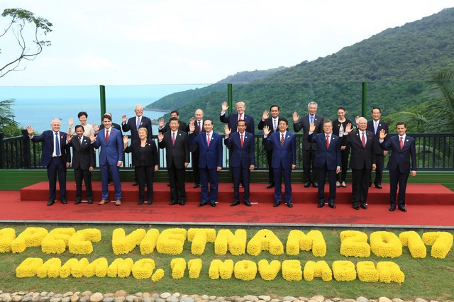 Lãnh đạo 21 nền kinh tế APEC chụp ảnh chung (ảnh: BTC APEC Việt Nam 2017)