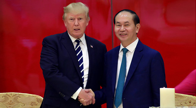 Chủ tịch nước Trần Đại Quang chủ trì Quốc yến chào mừng Tổng thống Donald Trump.