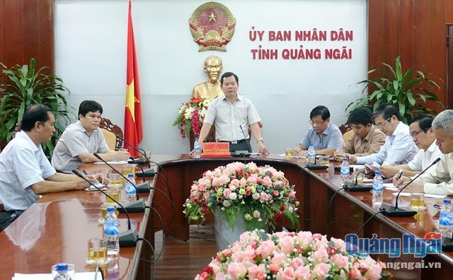 Phó Chủ tịch Thường trực UBND tỉnh Đặng Văn Minh phát biểu chỉ đạo tại cuộc họp