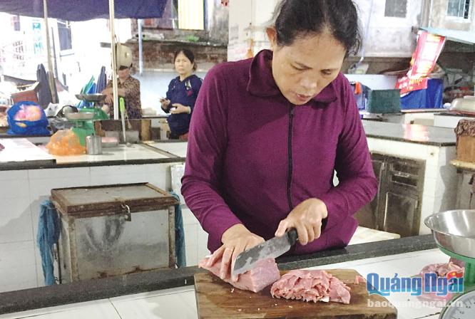 Thịt bò ở chợ Quảng Ngãi không hề giảm giá.