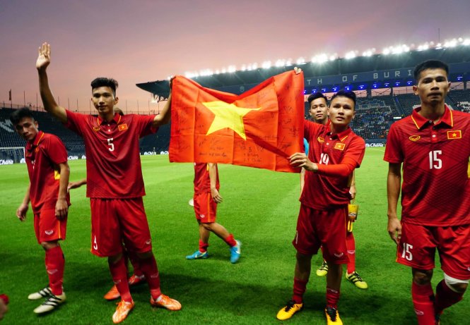 Các cầu thủ U-23 VN ăn mừng chiến thắng trước Myanmar. Ảnh: ANH TUẤN