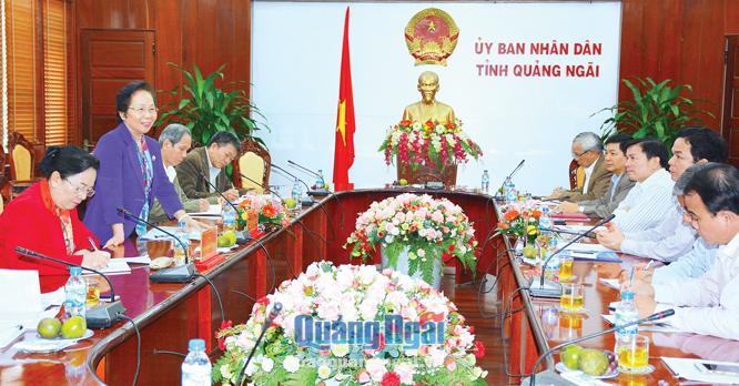 Nguyên Phó Chủ tịch nước Nguyễn Thị Doan phát biểu tại buổi làm việc.  