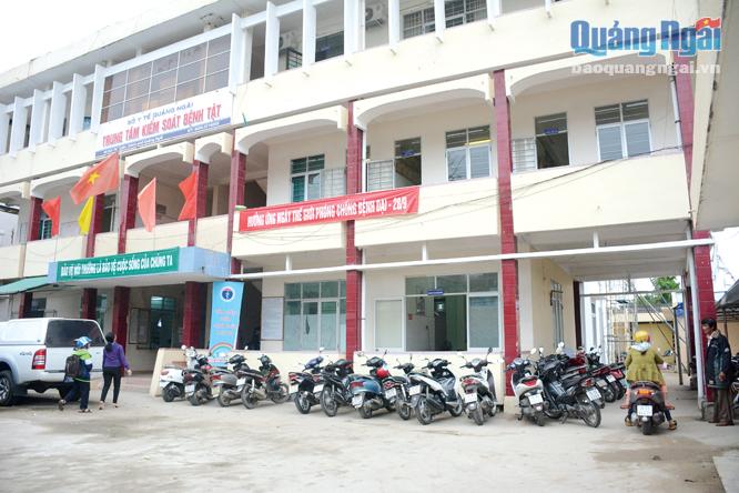  Trung tâm Kiểm soát bệnh tật tỉnh tại số 64 Bùi Thị Xuân, TP.Quảng Ngãi.