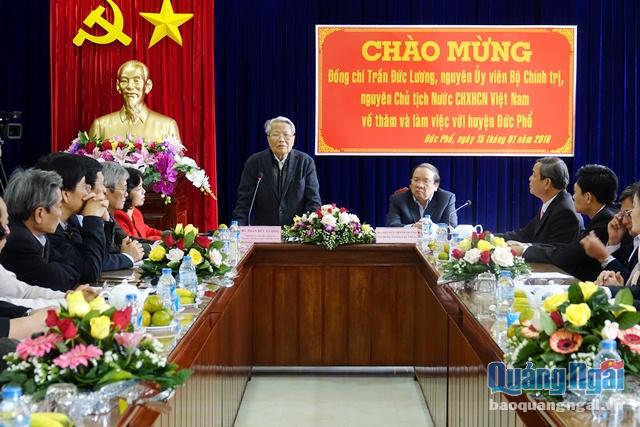 Nguyên Chủ tịch nước Trần Đức Lương phát  biểu tại buổi làm việc
