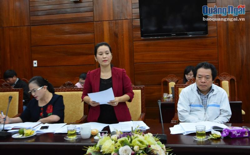 Phó Chủ tịch HĐND tỉnh Đinh Thị Hồng Minh phát biểu tại buổi làm việc.