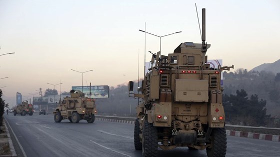Lực lượng Mỹ triển khai gần khách sạn Intercontinental ở Kabul, Afghanistan, ngày 21-1-2018. Ảnh: AP