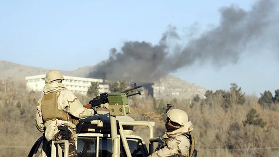 Lực lượng Mỹ triển khai gần khách sạn Intercontinental ở Kabul, Afghanistan, ngày 21-1-2018. Ảnh: AP