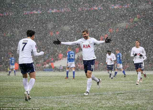  Siêu dự bị Llorente lập hat-trick giúp Tottenham thẳng tiến tứ kết cúp FA