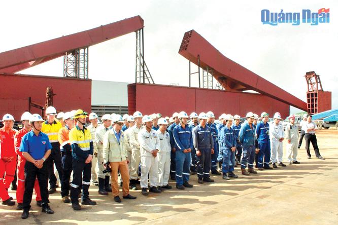 Đội ngũ công nhân, kỹ sư Nhà máy đóng tàu Dung Quất rất muốn khôi phục phát triển nhà máy.