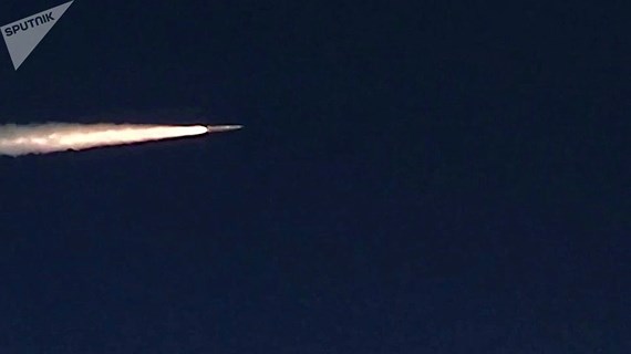 Tên lửa siêu thanh Kinzhal phóng từ máy bay tiêm kích đánh chặn MiG-31 trong vụ thử ngày 11-3-2018. Ảnh: RUSSIAN DEFENCE MINISTRY/SPUTNIK