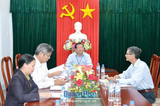  Phó Chủ tịch Thường trực UBND tỉnh Nguyễn Tăng Bính chủ trì buổi tiếp công dân định kỳ tháng 3.2018.             Ảnh: Ng.Triều