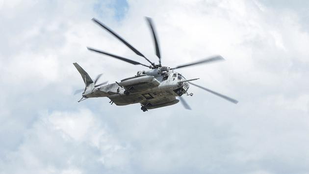  Trực thăng CH-53E Super Stallion bay qua căn cứ ở South Carolina (Ảnh: Shutterstock)