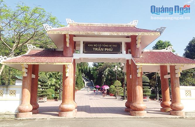  Khu mộ Tổng Bí thư Trần Phú tại xã Tùng Ảnh, huyện Đức Thọ (Hà Tĩnh).