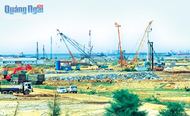 Dự án Thép Hòa Phát Dung Quất được triển khai sẽ góp phần gia tăng giá trị sản xuất công nghiệp của tỉnh.