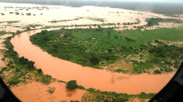 Khu vực thị trấn Solai bị nhấn chìm trong nước sau vụ vỡ đập. Ảnh: Taarifa.