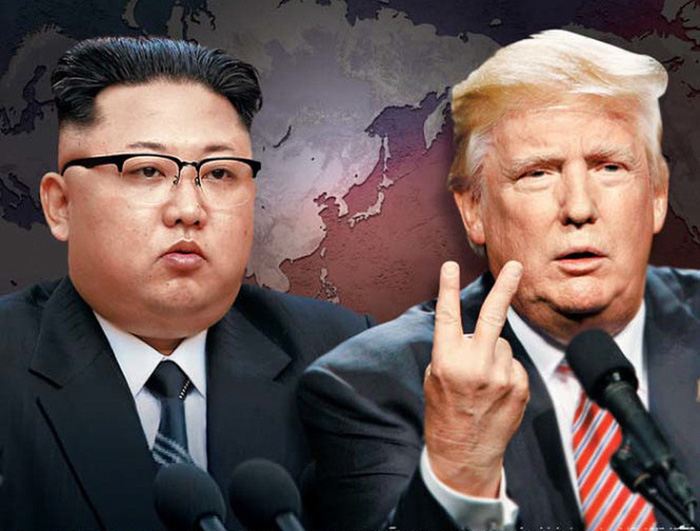 Cuộc gặp lịch sử của nhà lãnh đạo Triều Tiên Kim Jong Un (trái) và Tổng thống Mỹ Donald Trump đang bị phủ bóng bởi một cuộc tập trận chung giữa Mỹ và Hàn Quốc - Ảnh: AFP