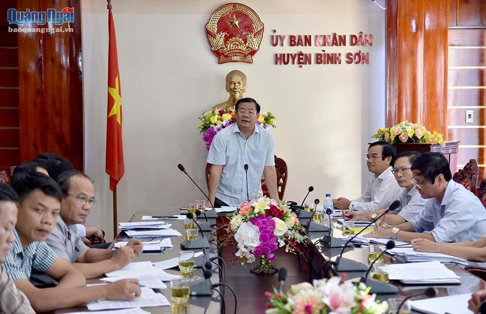 Phó Chủ tịch Thường trực UBND tỉnh Nguyễn Tăng Bính phát biểu tại buổi làm việc