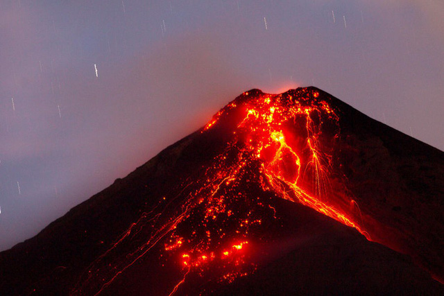  Núi lửa Fuego - Ảnh: AFP