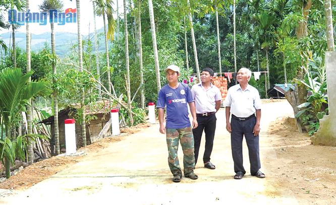 Những tuyến đường bê tông đã tạo ra diện mạo mới cho thôn Trà Ót, xã Trà Tân (Trà Bồng).