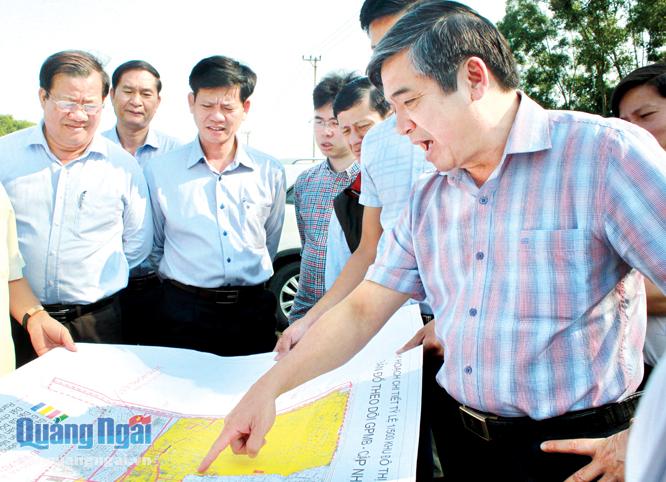Lãnh đạo tỉnh và BQL KKT Dung Quất và các KCN tỉnh kiểm tra, chỉ đạo GPMB Dự án Khu Đô thị - Công nghiệp Dung Quất.
