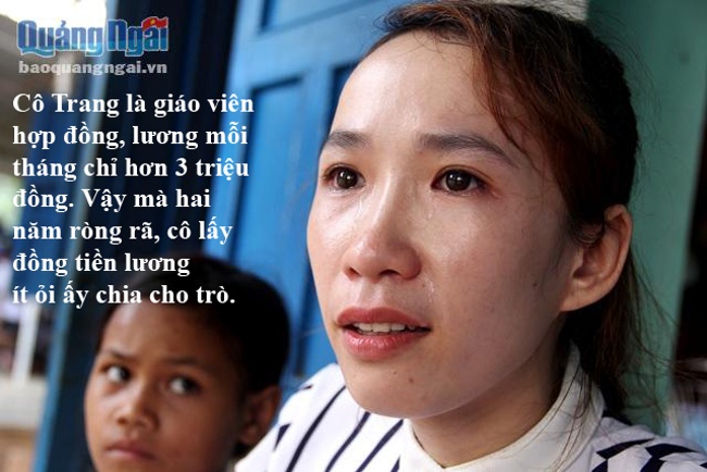 Nước mắt cô Trang lăn dài khi kể về hành trình đưa em Đinh Thị Cha đến trường