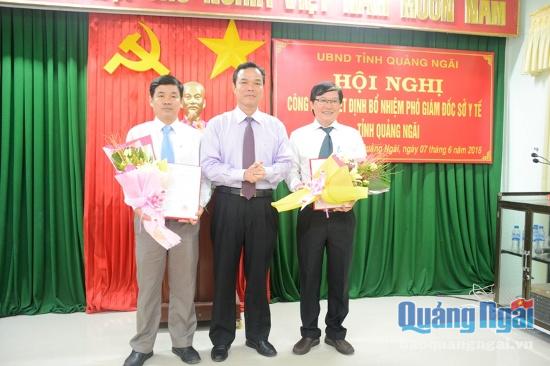 Phó Chủ tịch UBND tỉnh Đặng Ngọc Dũng trao quyết định điều động, bổ nhiệm Phó Giám đốc Sở Y tế.