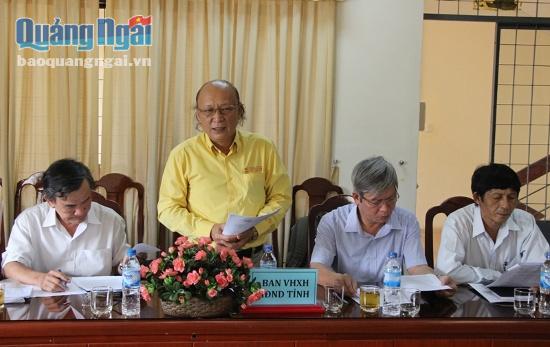 Trưởng Ban Văn hóa- Xã hội HĐND tỉnh Nguyễn Mạnh Hùng cho ý kiến tại cuộc họp. 
