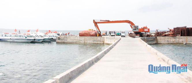 Bến cập tàu đảo Bé được tỉnh ứng ngân sách tỉnh 20 tỷ đồng để sửa chữa, khắc phục hư hỏng, nhưng hiện tại ngân sách Trung ương chưa hoàn trả.