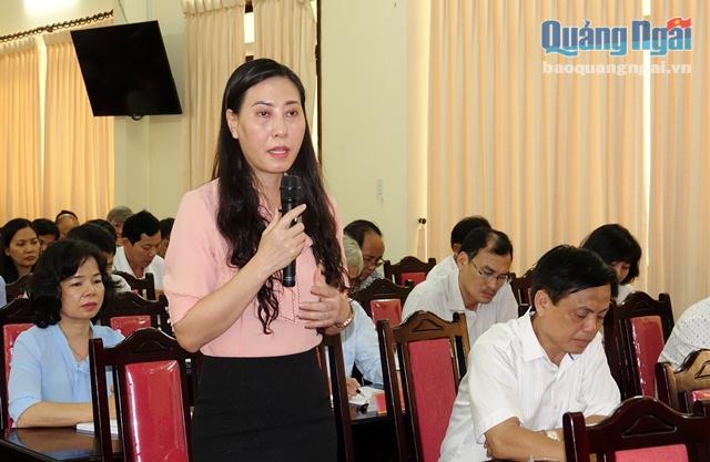 Ủy viên Dự khuyết TƯ Đảng, Chủ tịch HĐND tỉnh Bùi Thị Quỳnh Vân phát biểu tại hội nghị