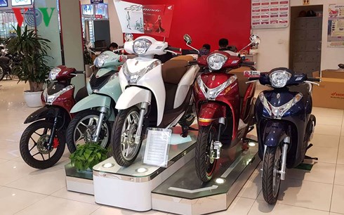  Xu hướng của nhiều người tiêu dùng Việt đang chuyển từ chọn xe số sang xe máy tay ga.
