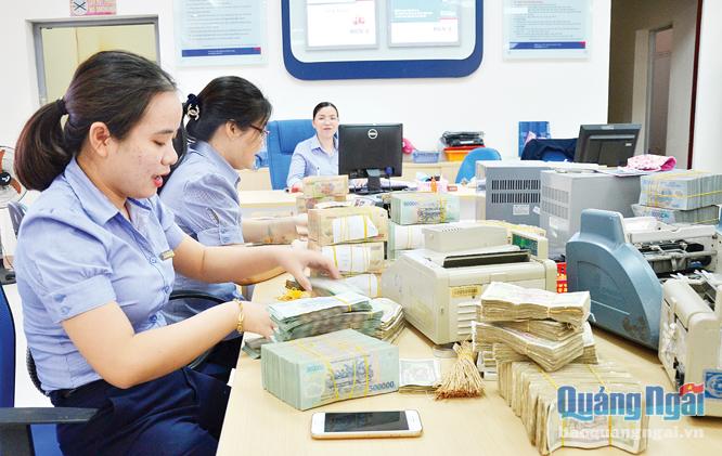   Hoạt động kinh doanh của BIDV Quảng Ngãi gắn chặt với công tác xây dựng Đảng.                                                                                                                                              ẢNH: PV
