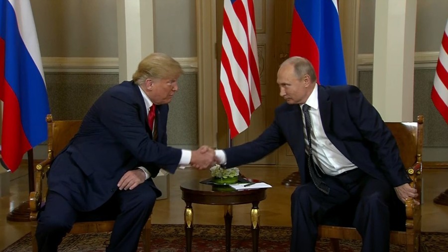 Tổng thống Mỹ Donald Trump và Tổng thống Nga Vladimir Putin tại hội nghị thượng đỉnh ở Helsinki ngày 16-7.