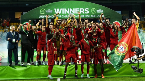 Bồ Đào Nha lên ngôi vô địch châu Âu