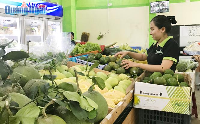  Nhiều mặt hàng thực phẩm sạch được kinh doanh tại cơ sở thực phẩm Naganic, số 79 Trương Định, TP.Quảng Ngãi.