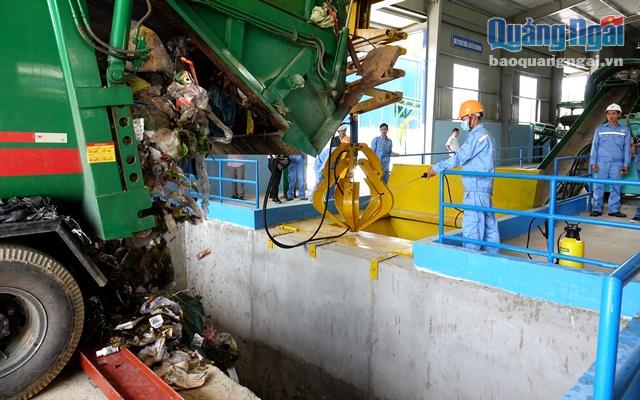 Nhà máy xử lý chất thải rắn sinh hoạt Đức Phổ xử lý rác thải bằng công nghệ đốt- một công nghệ đáp ứng được các yếu tố môi trường và phù hợp với xu thế phát triển của thế giới.