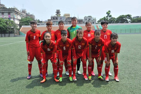Đội hình xuất phát của U16 nữ Việt Nam trước U16 nữ UAE (Ảnh: VFF).