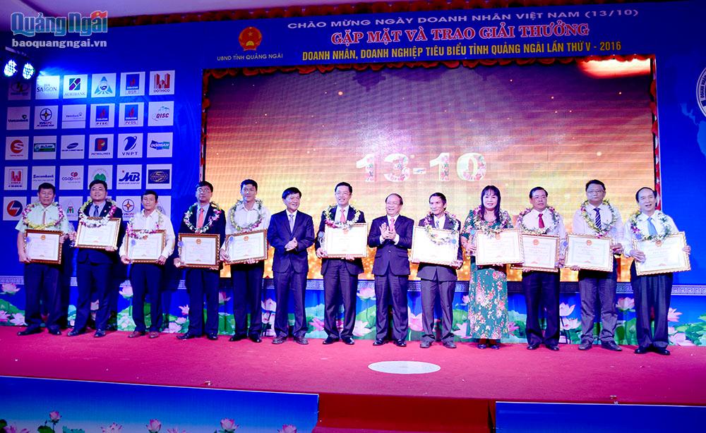 Các doanh nghiệp xuất sắc tiêu biểu tỉnh Quảng Ngãi được tôn vinh năm 2016 