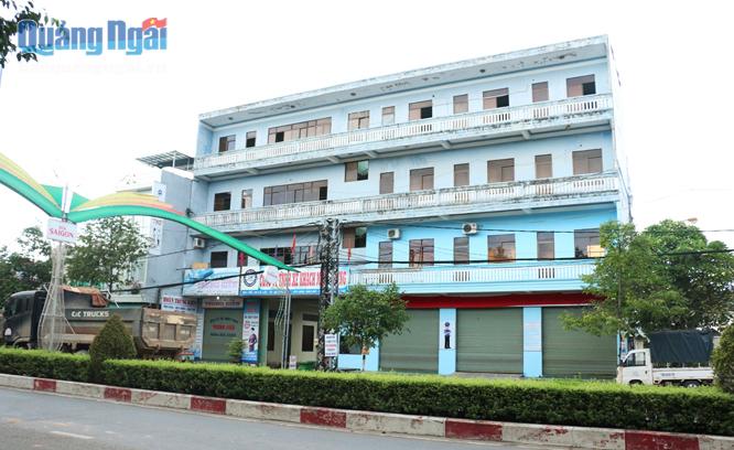 Công ty TNHH MTV Bảo Trang đã trúng đấu giá tài sản tại số 136 Lê Lợi, phường Chánh Lộ, TP.Quảng Ngãi, nhưng Công ty Xe khách Miền Trung không chịu bàn giao theo quy định của pháp luật.