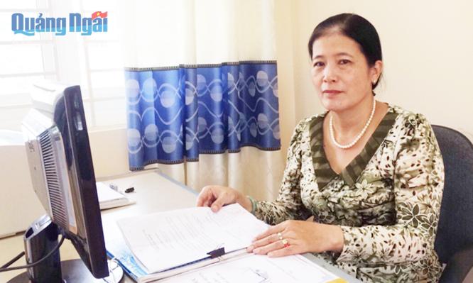  Phó Hiệu trưởng Trường Tiểu học Ba Dinh (Ba Tơ) Nguyễn Thị Kim Liên.