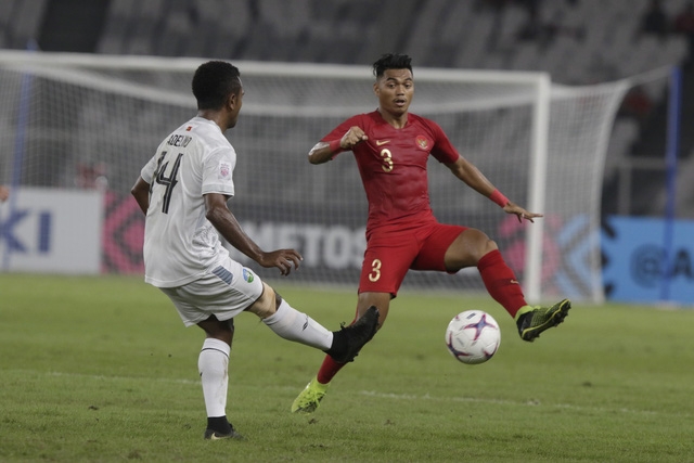 Indonesia có trận thắng hú vía trước Timor Leste