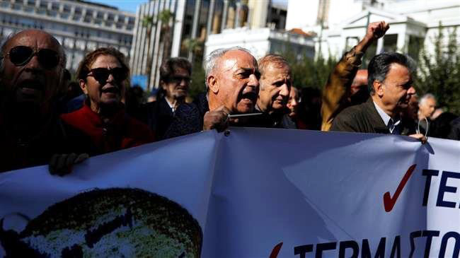 Đoàn người biểu tình tại Athens, Hy Lạp ngày 13/11/2018. Ảnh: Reuters