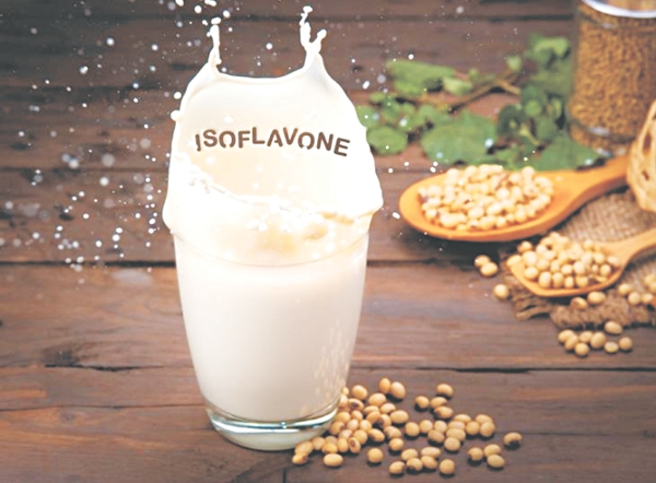  Mỗi ly sữa đậu nành chứa khoảng 20mg isoflavones giúp phòng ngừa được nhiều nguy cơ tim mạch