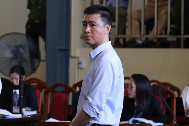 VKS đề nghị tuyên phạt Phan Sào Nam 3 - 4 năm tù về tội "Tổ chức đánh bạc", 3 năm tù về tội "Rửa tiền".