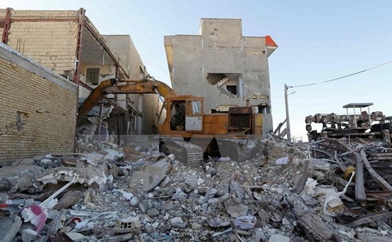 Cảnh đổ nát sau trận động đất ở Kermanshah, Iran vào tháng 11-2017 khiến hàng trăm người chết. 