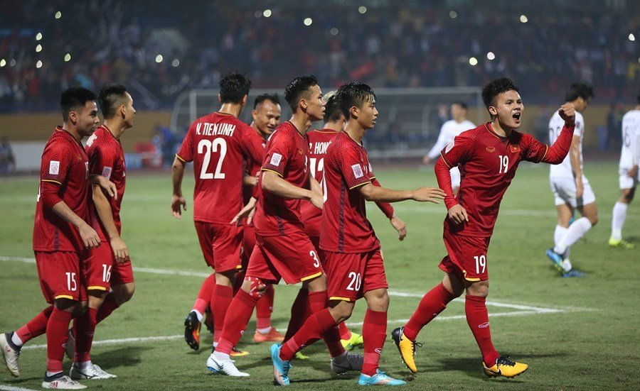 Tuyển Việt Nam lọt top 100 đội bóng mạnh nhất thế giới. Ảnh: SN