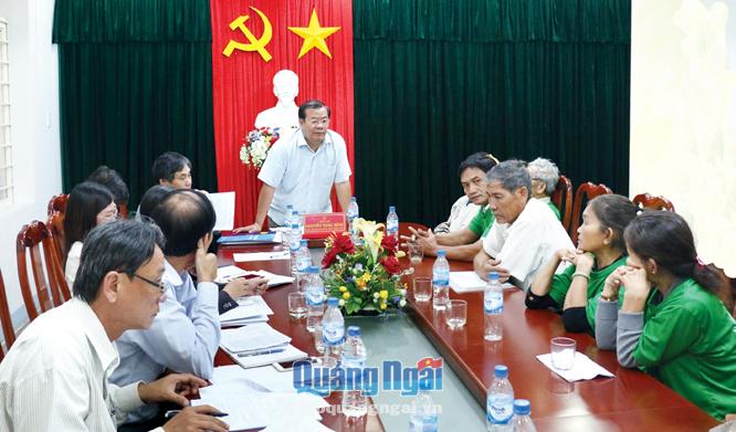 Phó Chủ tịch Thường trực UBND tỉnh Nguyễn Tăng Bính tiếp công dân tháng 11.2018. Ảnh: B.Sơn