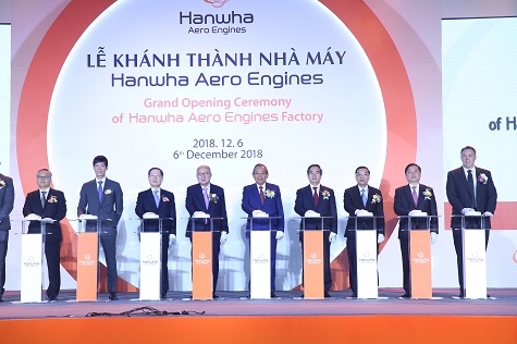 Phó Thủ tướng Trương Hòa Bình dự lễ vận hành Nhà máy Hanwha Aero Engines - Ảnh: VGP/Lê Sơn