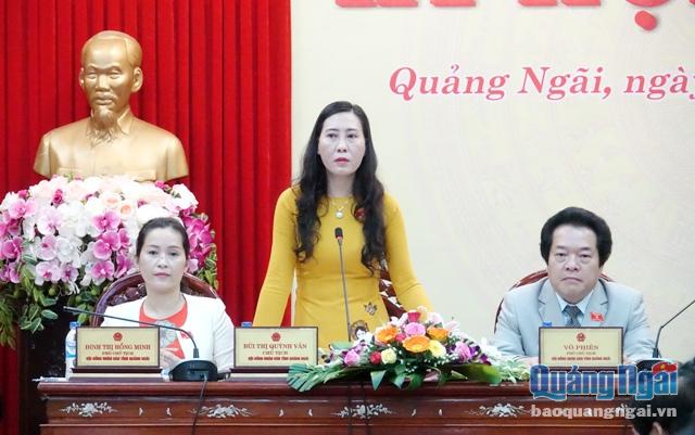 Chủ tịch HĐND tỉnh Bùi Thị Quỳnh Vân phát biễu kết luận phiên chất vấn