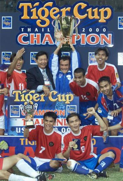 Thái Lan tiếp tục khẳng định vị thế số 1 khu vực với chức vô địch năm 2000